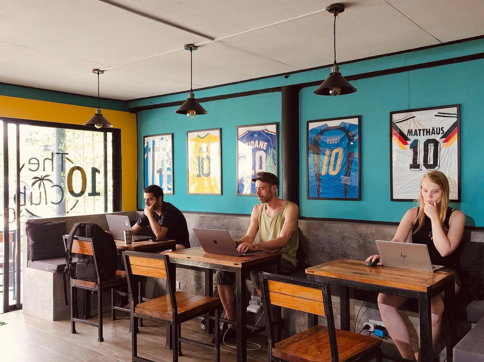 The 10 Club Hostel Тонг Сала Экстерьер фото